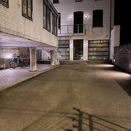 Sleep Soon - Loft & Parking Apartment